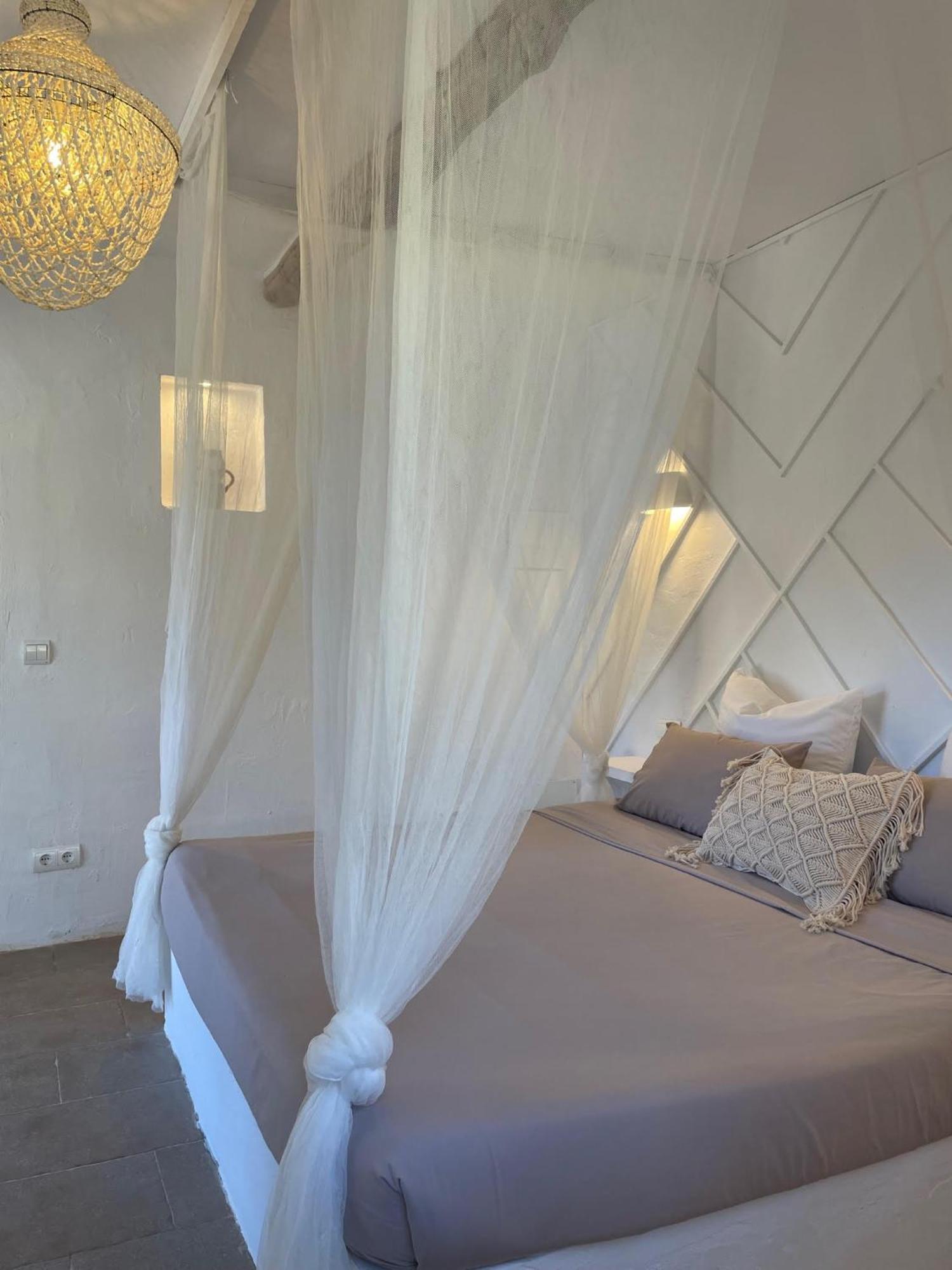 Ipunga Ibiza - Adults Only Villa Cala Llonga  Exterior photo